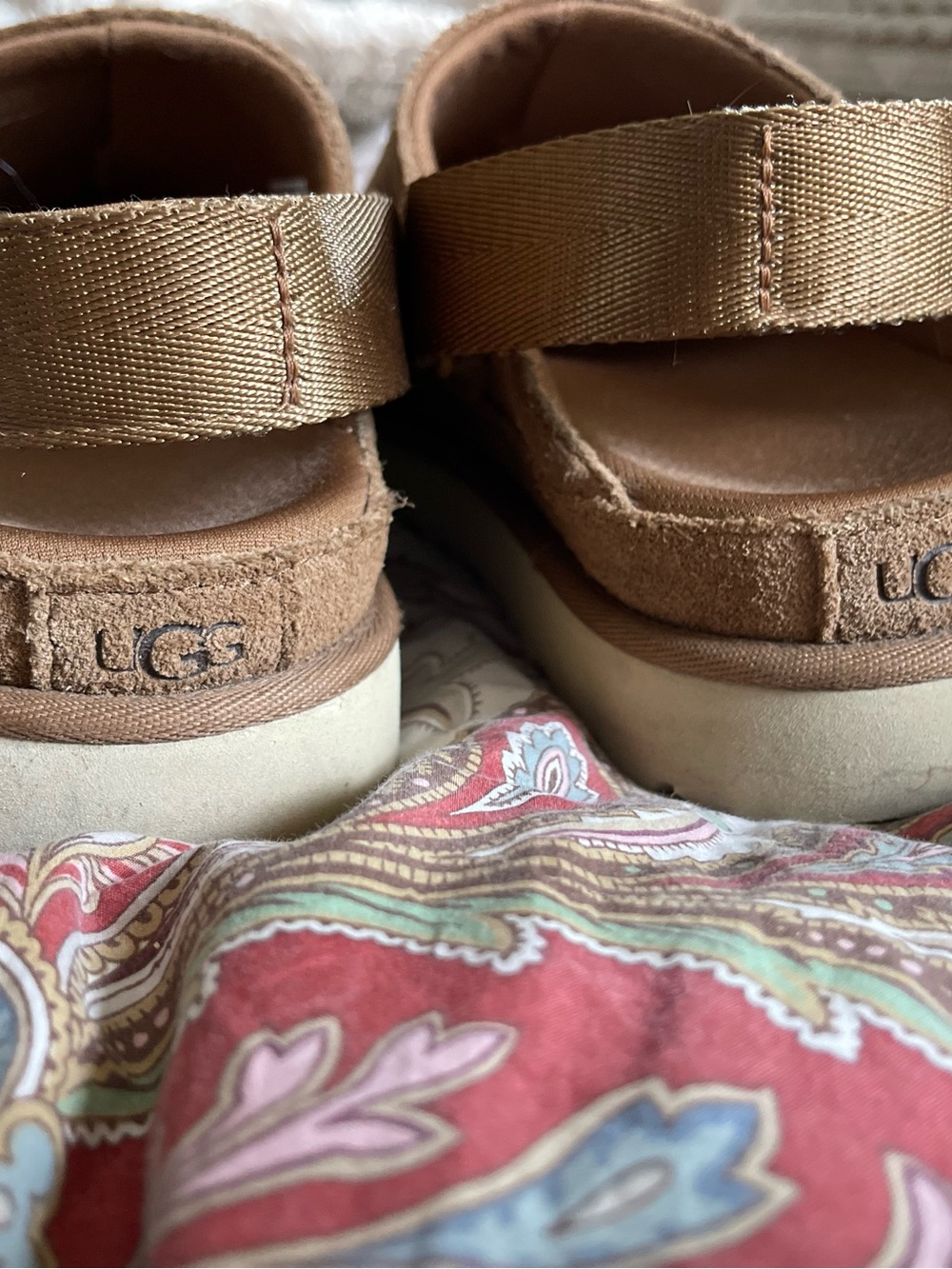 Women's UGG Goldenstar Clogs Chestnut Brown Suede Size 9 EUC! - Picture 4 of 12